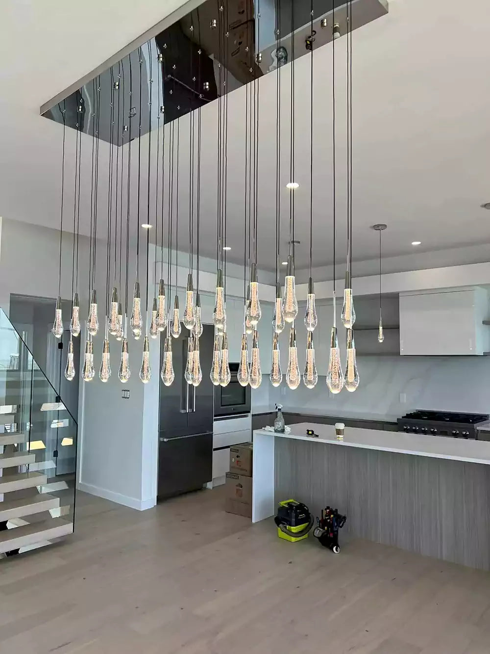 KL Solitaire Raindrop Linear Chandelier