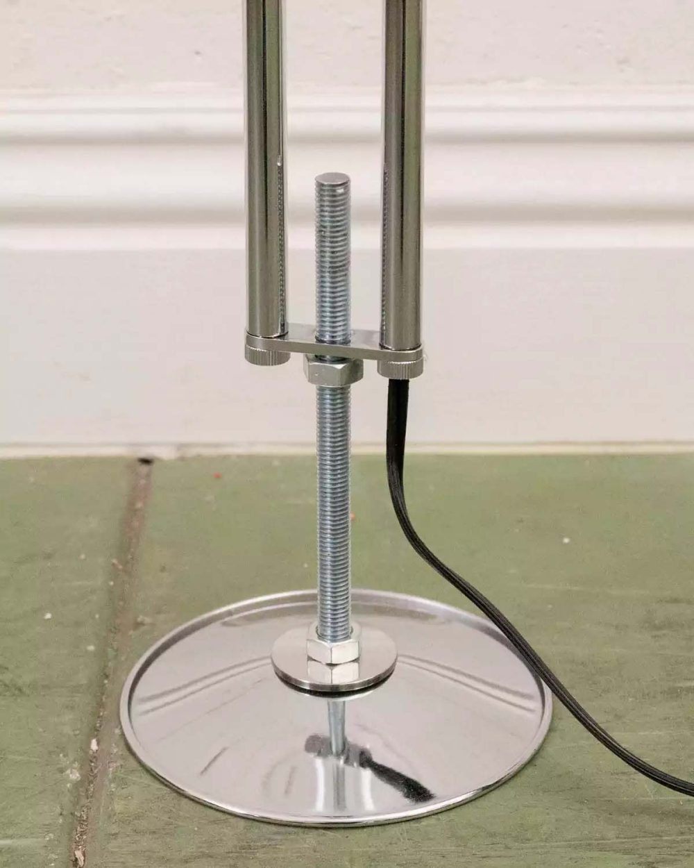 Zuru Floor To Ceiling Lamp